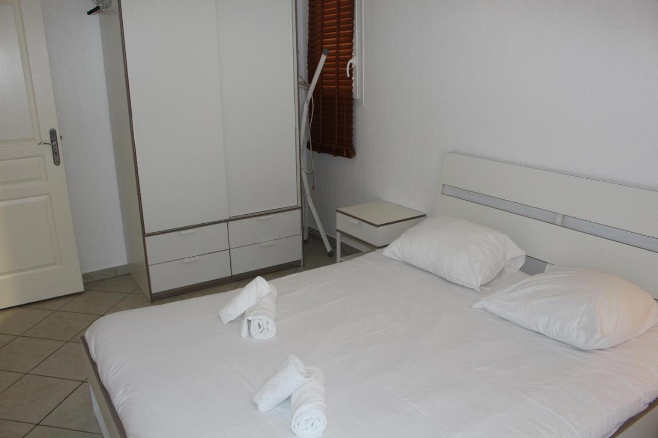 Les Jardins De Lea Apartment *